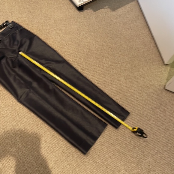 Chic navy pant with sheen. - Picture 6 of 9